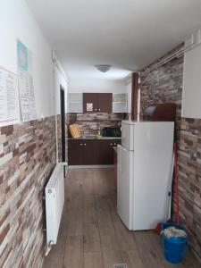 Nhà bếp/bếp nhỏ tại Apartamente Ambrus E Studio 21 Praid