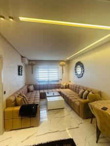Area soggiorno di Martil dream with private garage