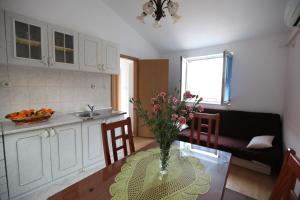 Kuchyň nebo kuchyňský kout v ubytování Apartment Jure