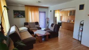 Kuchyň nebo kuchyňský kout v ubytování Apartmani Šćit