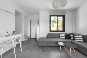 A seating area at Elani Cactus House