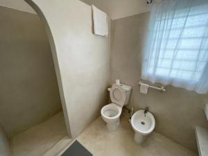 Watamu Ascot Resort的一间浴室