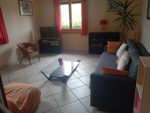 Posedenie v ubytovaní Grand appartement rez-de-chaussée avec jardin Briançon