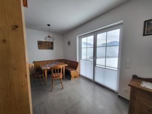 Prostor za ručavanje u apartmanu