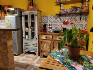 Dapur atau dapur kecil di A VER O MAR SUÍTES COCANHA
