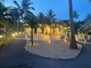 Watamu Ascot Resort外面的花园