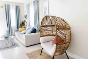 CasaLamar Beachside Retreat的休息区
