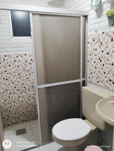 A bathroom at Residencial Natalia Lins