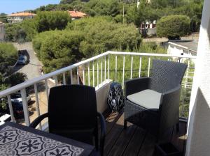 Balkón nebo terasa v ubytování LE COSY Appartement à CASSIS avec vue exceptionnelle sur mer + 21 fotografií
