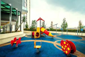 イポーにあるIpoh City Centre Majestic 2 Room Condo near Gerbang Malam by City Home Empireの遊び場