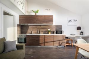 Kuchyň nebo kuchyňský kout v ubytování Luxury Apartments Jolara With Heated Pool - Deluxe Apartment 18