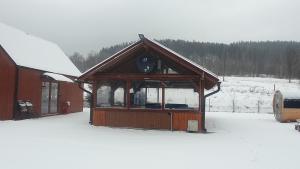 Domek w Górach Sowich "Go Sowie" Jacuzzi Basen Sauna v zime