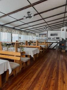 Restaurace v ubytování Готельно-Ресторанний комплекс Кичера