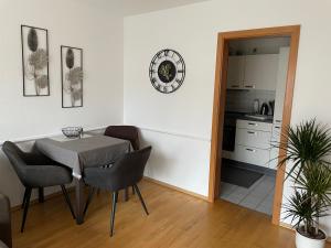 Virtuve vai virtuves zona naktsmītnē Ferienwohnung AusZeit