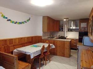 Majoituspaikan La Casa nelle Stelle keittiö tai keittotila