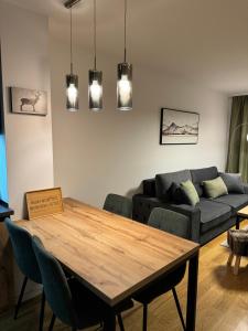 Khu vực ghế ngồi tại Hillside Apartmani Snježna Dolina