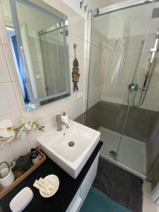 A bathroom at Villa NOVE - Residence dei Fiori