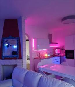 Postel nebo postele na pokoji v ubytování Island Suites Waterfront IUN R5783