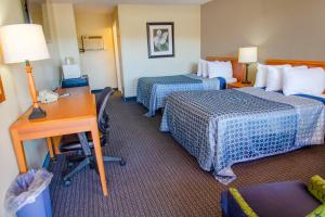 En eller flere senge i et værelse på Sportsman's Inn Plymouth 252-793-3095