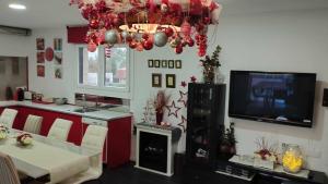 Kuchyň nebo kuchyňský kout v ubytování Chalet con piscina y diversión Ría de Vigo