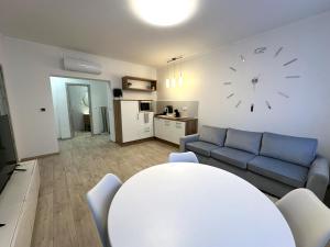 Kuchyň nebo kuchyňský kout v ubytování Berzsenyi Apartmanház