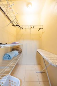 Ett badrum på Colinas del Atlantico Vacational House 2nd Floor