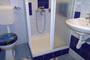Kúpeľňa v ubytovaní Apartment Dramalj (3322)