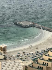 Ft 30f R2 SeaView Room at Beach with separate bath