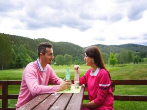 Hostia v ubytovaní Cihelny Golf & Wellness Resort
