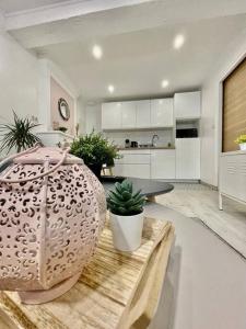 Η κουζίνα ή μικρή κουζίνα στο Joli studio Cozy tout équipé Hyper Centre Saintes