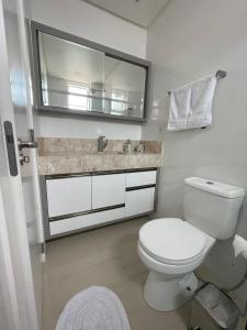 Et badeværelse på Apartamento em Itapema Vista mar e ar
