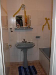 A bathroom at Babarczi Üdülőház
