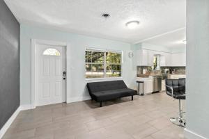Villa Paradiso: Heated Pool+SPA+Table Games的厨房或小厨房