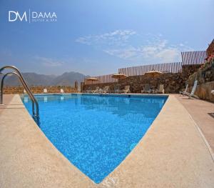 Swimming pool sa o malapit sa Dama Suites & Spa