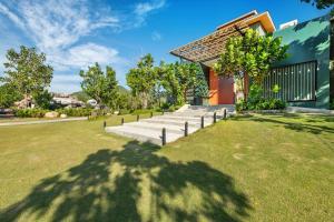 Zahrada ubytování Phukalini Luxury Pool Villa & Onsen