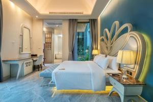 Posezení v ubytování Phukalini Luxury Pool Villa & Onsen + 37 fotografií