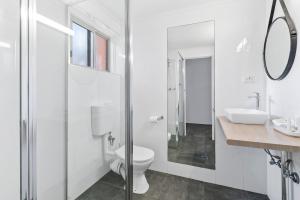 Comfort Inn Commodore Albury的一间浴室