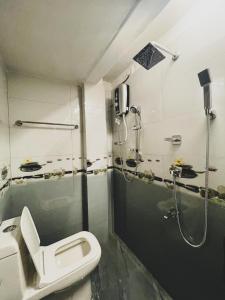 Vonios kambarys apgyvendinimo įstaigoje Shanika Guest & Villa