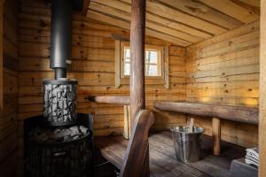 Φωτογραφία από το άλμπουμ του Holiday home with outdoor Jacuzzi and Sauna σε Uurainen