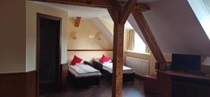 Postel nebo postele na pokoji v ubytování Hotel Waldblick BSR Garten mit Pavillons im Schwarzwald, ideal für Paare, Familien, Hunde