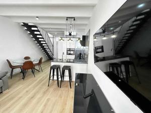 Dapur atau dapur kecil di A H Rentals Van Gogh apartamento