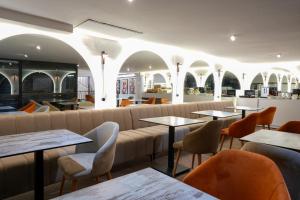 Istumisnurk majutusasutuses Le M Hôtel