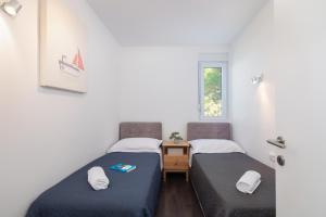 Postel nebo postele na pokoji v ubytování Villa Jolara With Heated Pool - Deluxe Apartment 8