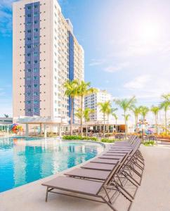 Bazén v ubytování Apto SALINAS EXCLUSIVE RESORT nebo v jeho okolí