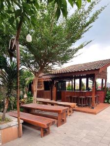 Κήπος έξω από το Joglo Wismono Prambanan