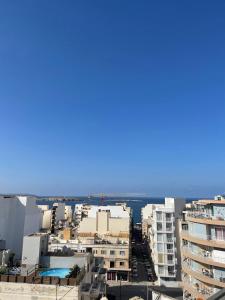 Photo de la galerie de l'établissement 2 Bedroom apartment close to the beach, à San Pawl il-Baħar