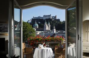 A balcony or terrace at Hotel Bristol Salzburg