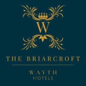 ein Logo für ein Hotel mit einer Krone darauf in der Unterkunft The Briarcroft in Goole