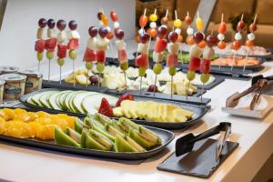 Comida en o cerca de este hotel
