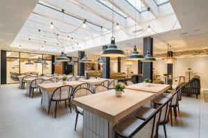 Un restaurante o sitio para comer en Sercotel EsteOeste